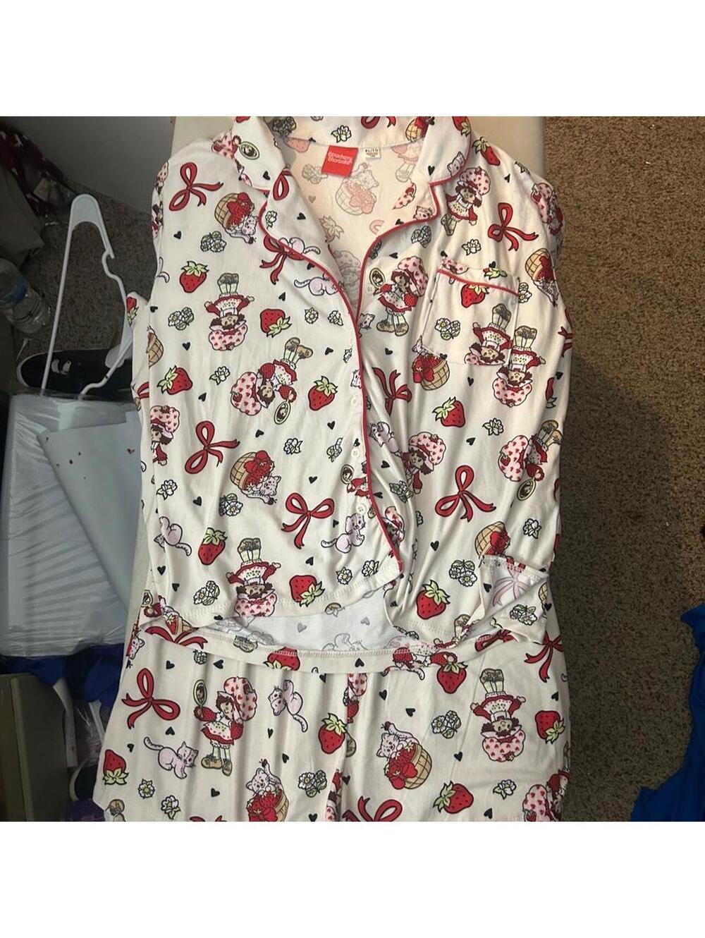 Strawberry Shortcake pajamas with red bows and strawberries, size XL